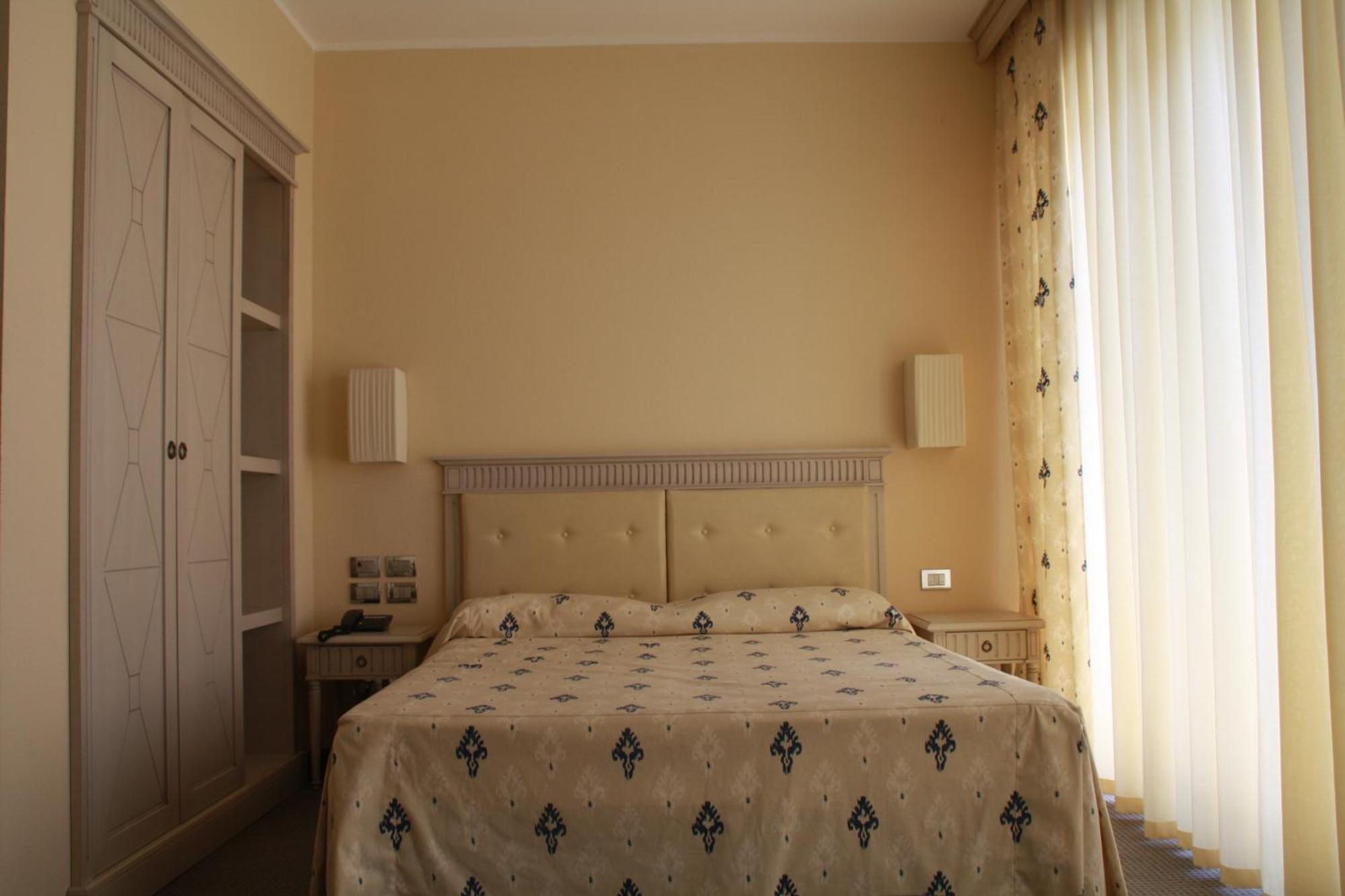 Hotel Villaggio Club Altalia Brancaleone Exterior photo