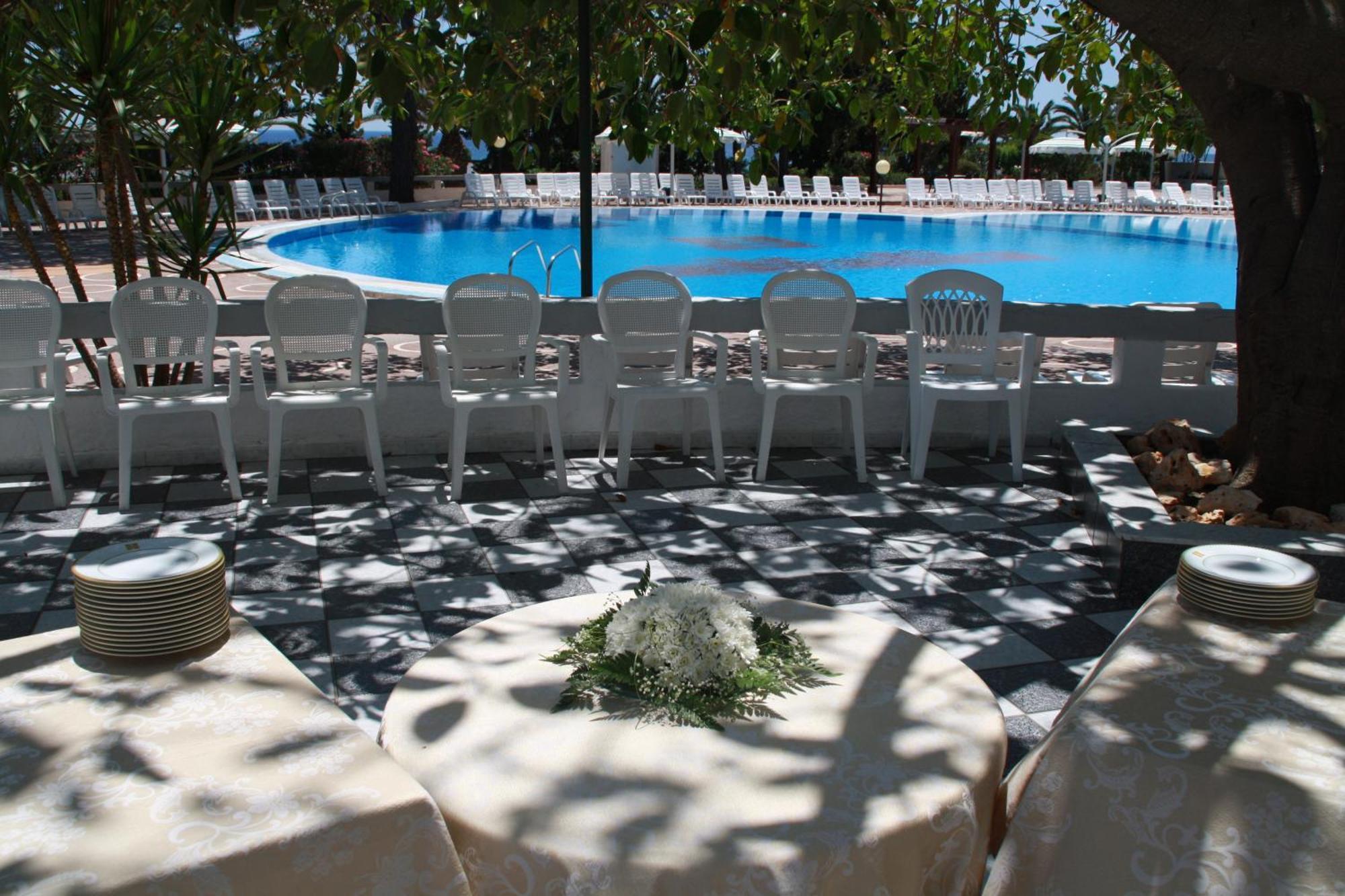 Hotel Villaggio Club Altalia Brancaleone Exterior photo