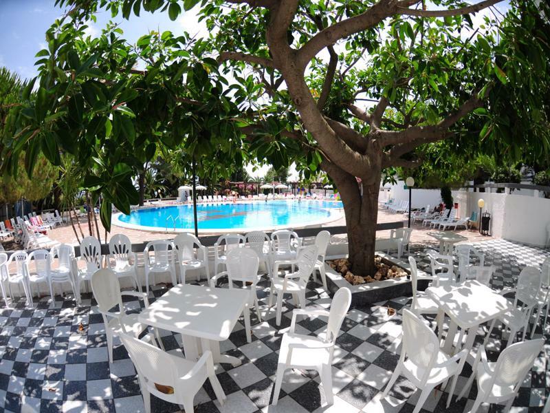 Hotel Villaggio Club Altalia Brancaleone Exterior photo
